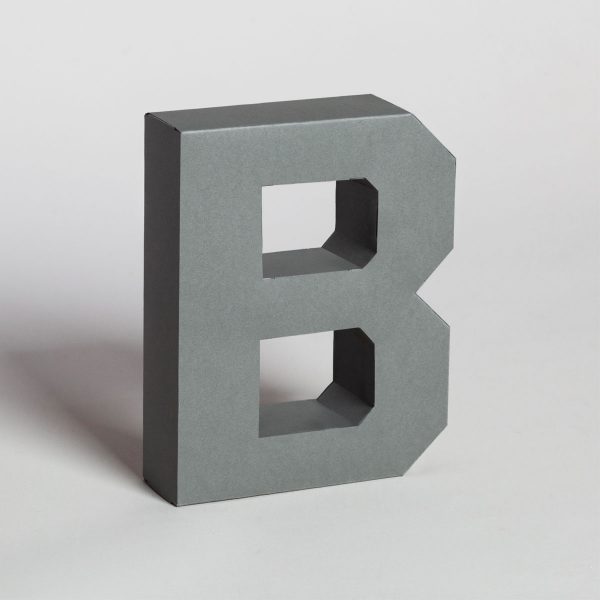 Papertype decorative letters for shelves
